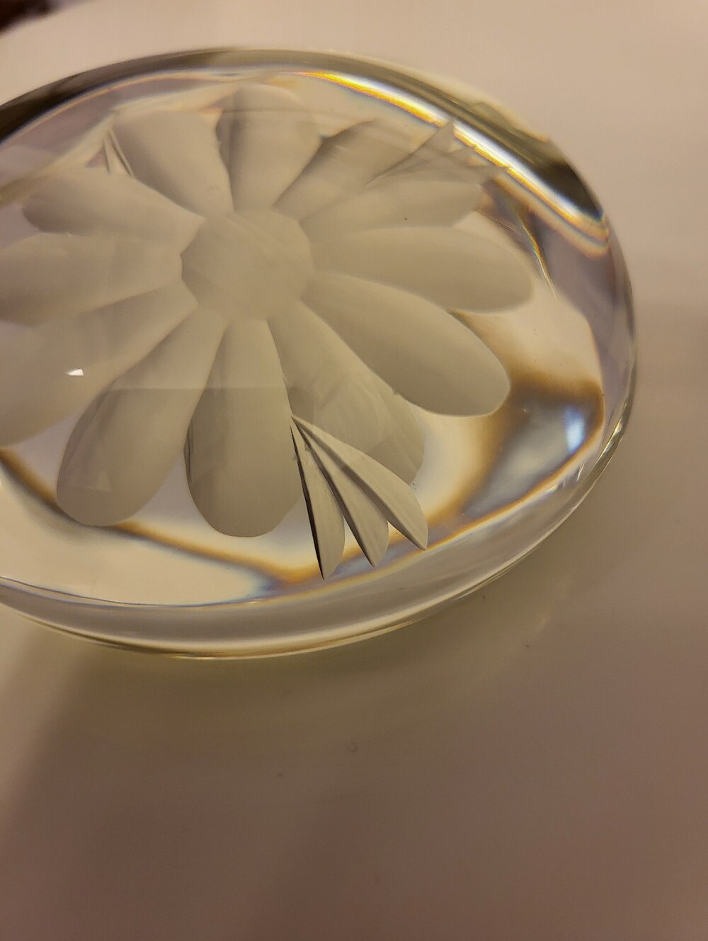 VTG.4 In.Dome Shaped Art Glass Paperweight with Etched White Flower - Home Art - Picture 8 of 11